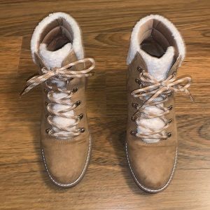 Universal Thread Leah Sherpa Hiker Boots Size 9